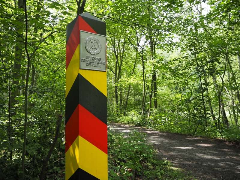 Iron Curtain Trail und Grünes Band, Foto 59, Grenzpfosten der Deutschen Demokratischen Republik