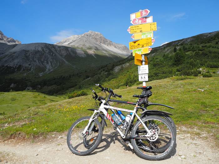 MTB Transalp vom Allgäu zum und um den Gardasee, Am Pass Costainas