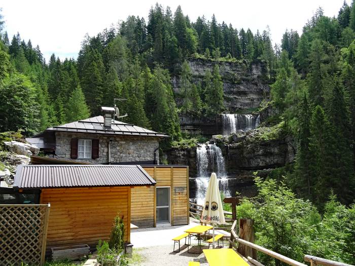 MTB Transalp vom Allgäu zum und um den Gardasee, Rifugio Cascate di Mezzo