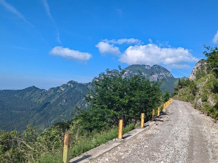 MTB 7-Seen-Cross / Transalp vom Unterallgäu zum Lago Maggiore und zum Gardasee, Alte Straße zum Passo Della Spina