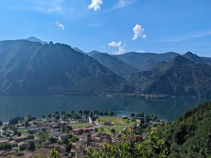 MTB 7-Seen-Cross / Transalp vom Unterallgäu zum Lago Maggiore und zum Gardasee, Blick zum Idrosee