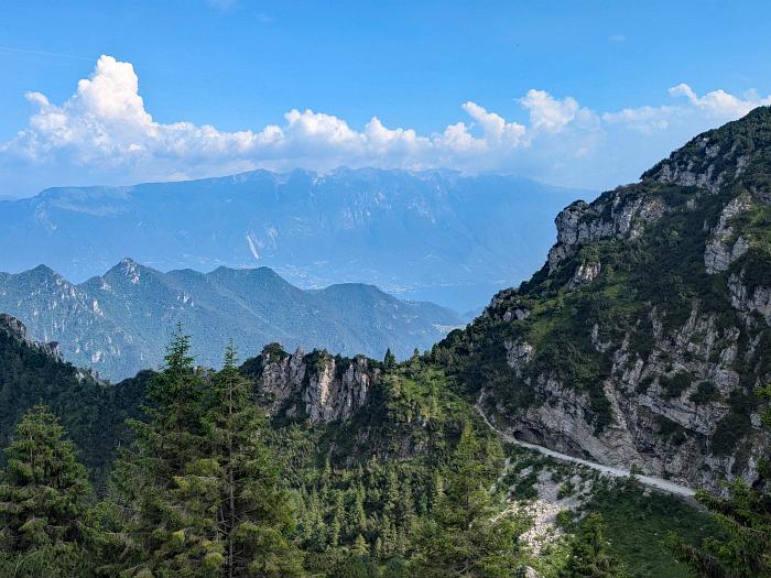 MTB 7-Seen-Cross / Transalp vom Unterallgäu zum Lago Maggiore und zum Gardasee, Abfahrt am Tremalzo