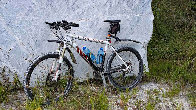 MTB Ligurien 2026 - Weißer Staub an den Reifen