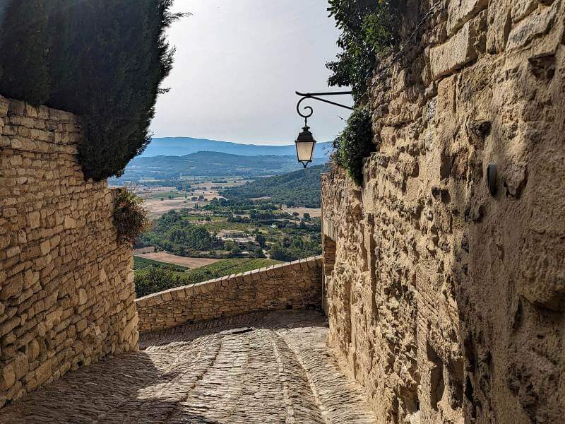 Frankreich, Provence Rundreise, Gasse in Gordes, Foto 051