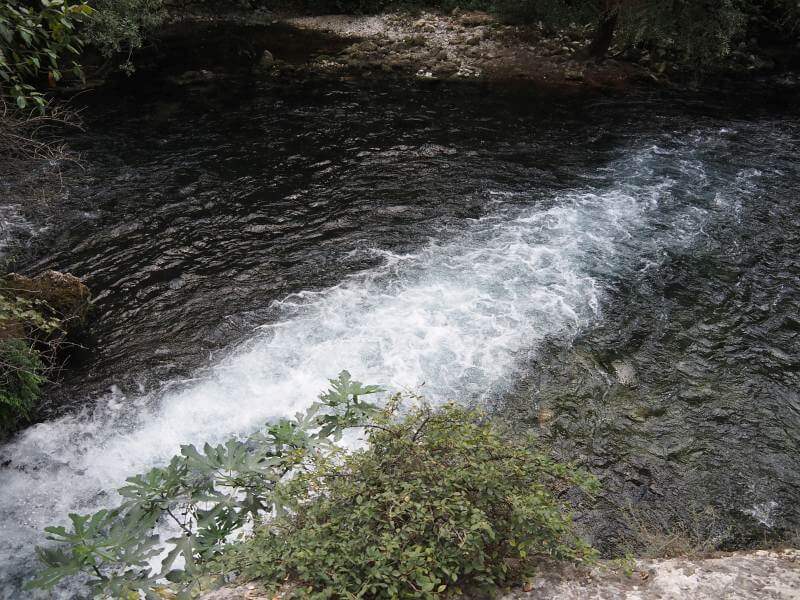 Frankreich, Provence Rundreise, Fontaine de Vauclause, an der Quelle der Sorgue, Foto 053