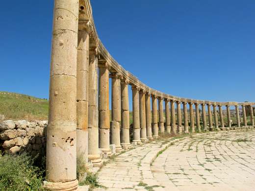 Foto 015, Jerash, Ovales Forum, Erlebnis Jordanien